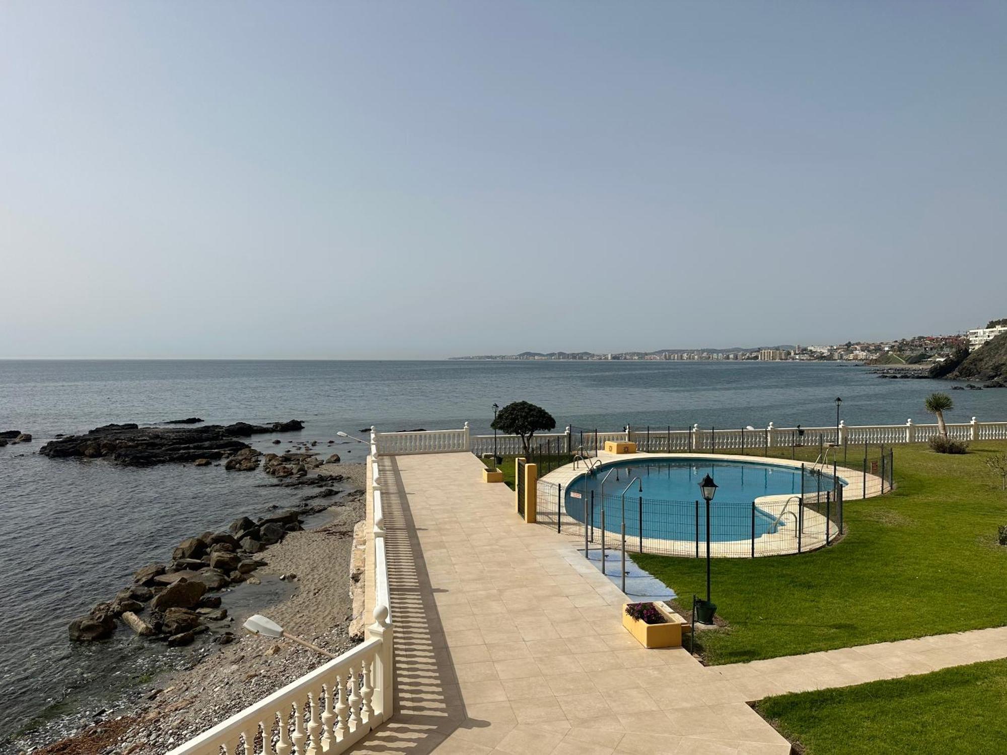 La Perla Beach 贝纳尔马德纳 外观 照片